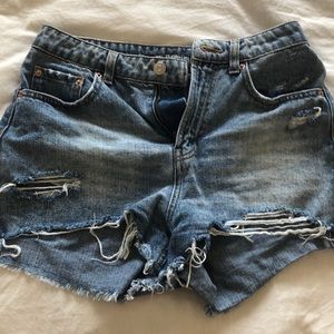 Wild fable distressed high rise shorts!